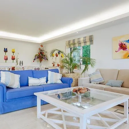 וילה Gale Sleeps 8 Pool Air Con Wifi